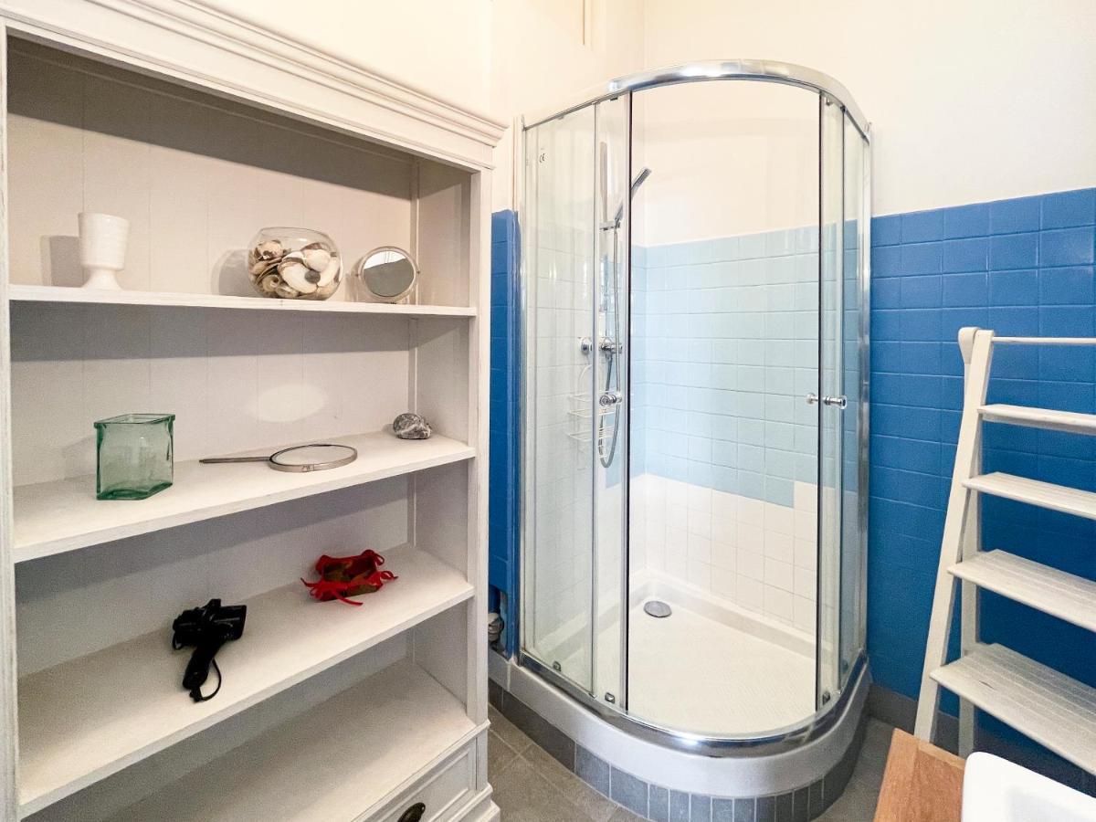 Vecchio Le Comte De *