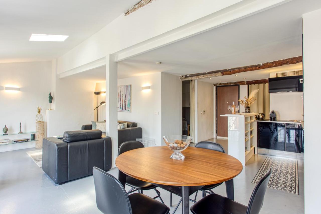 Ross 5- F2, Lumineux, Balcon, Loft, Clim, Vieux-nice Apartment