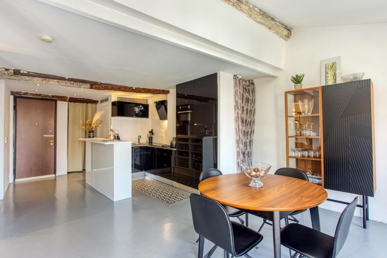 Apartment Ross 5- F2, Lumineux, Balcon, Loft, Clim, Vieux-nice