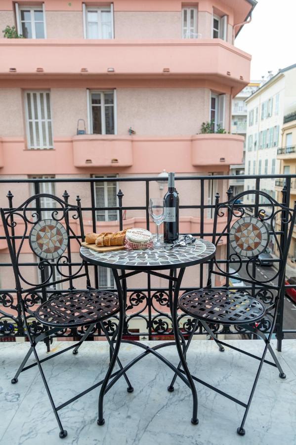 Lovely With Terrace Centre * Nice