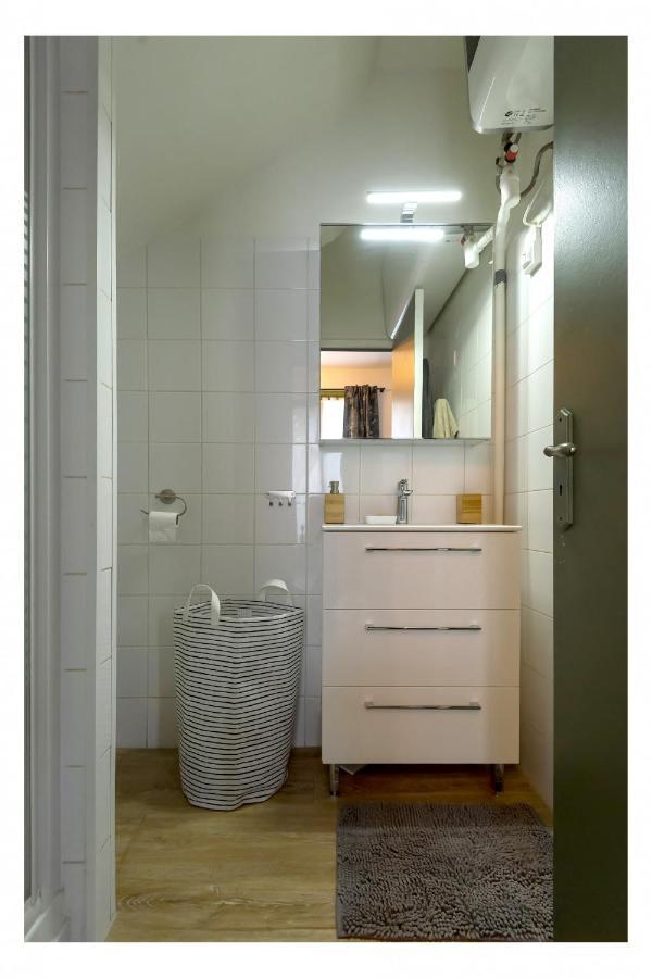 Apartment Quartier Liberation: Jolie 2pieces Sur Cours/wifi