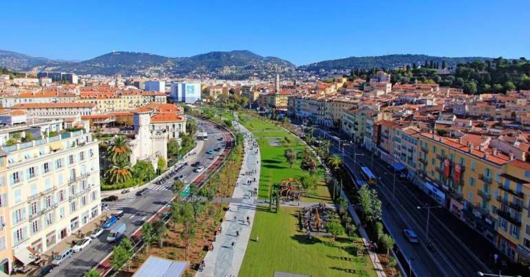 Balcon Vue Coulee Verte. Luxe Plein Coeur De Apartment Nice