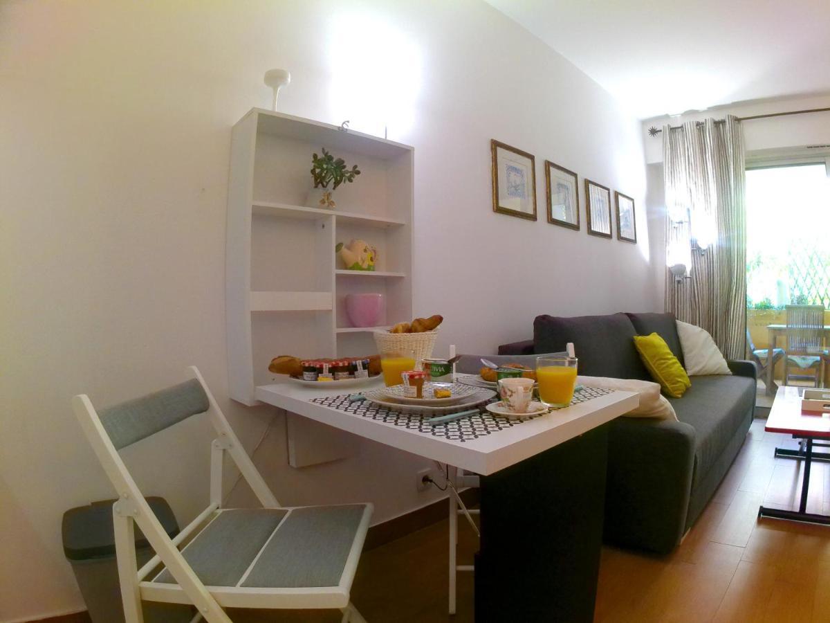 25 Joseph Giordan Apartment *