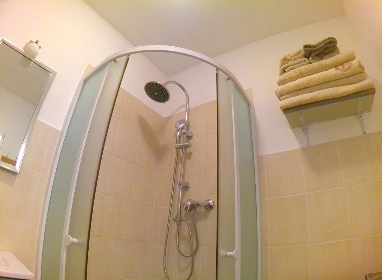 25 Joseph Giordan Apartment Nice