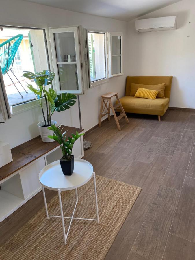 Cozy With Terrace - Old Town Apartment Nice