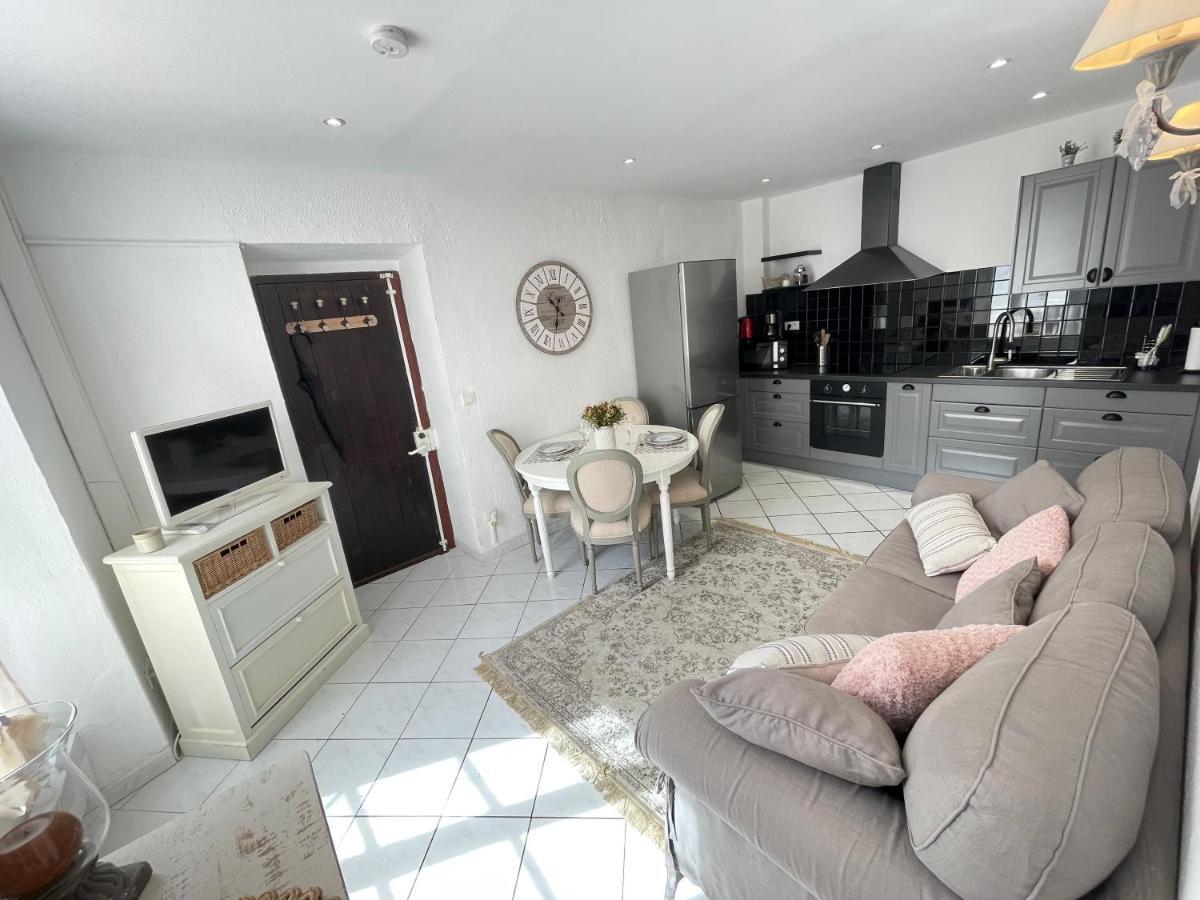 Renting - 9 Massena - Spacious Massena Square - Ac - Fully Equipped