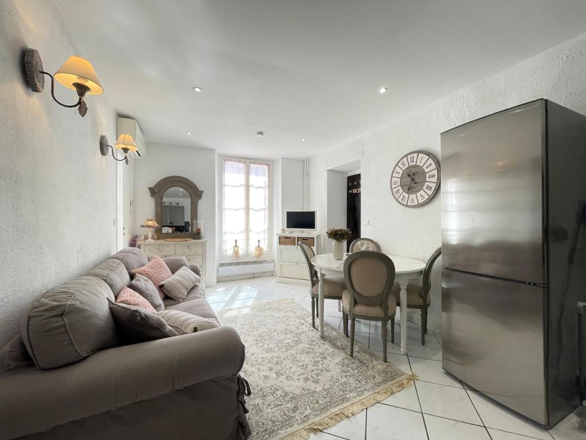 Apartment Renting - 9 Massena - Spacious Massena Square - Ac - Fully Equipped