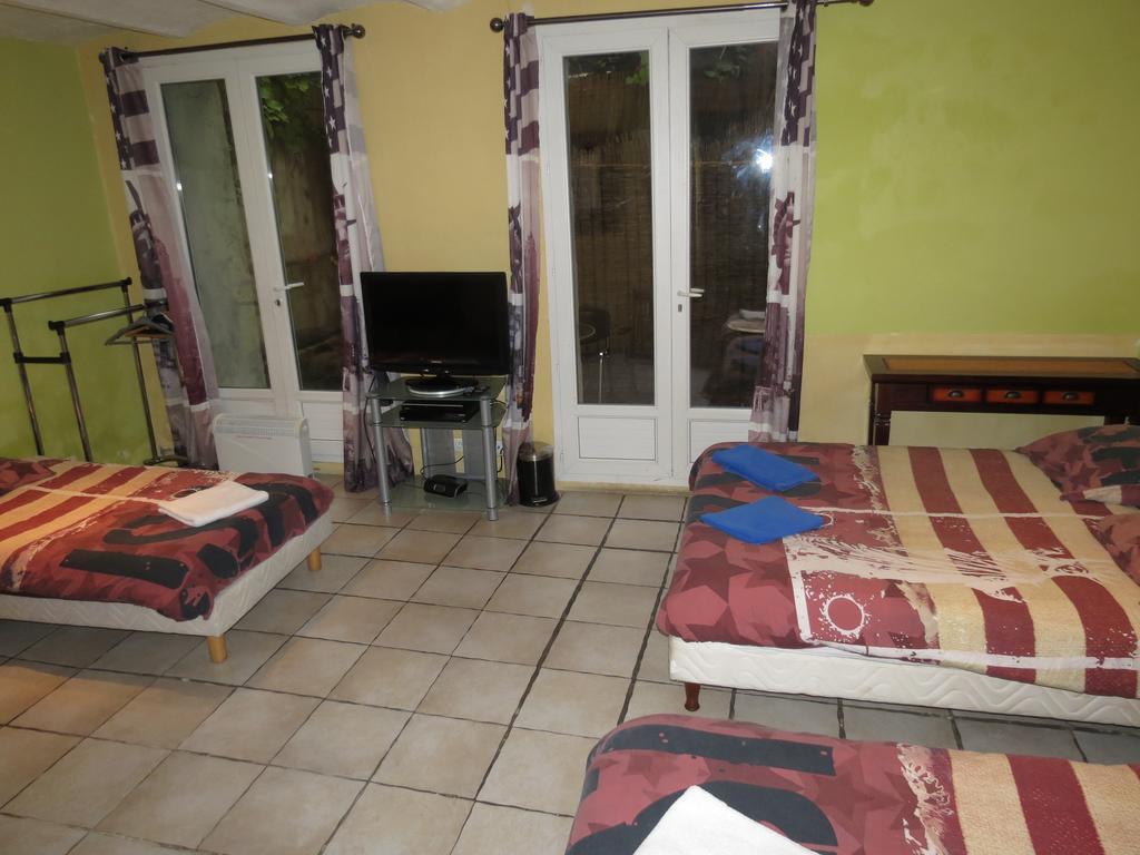Villa Aramis Guesthouse Bed & Breakfast