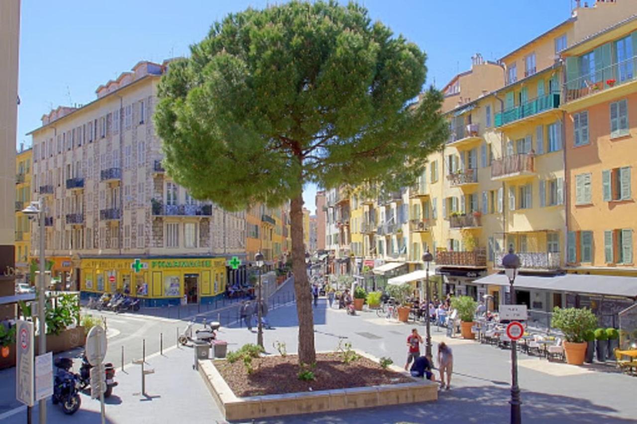 Bright And Cosy 50 M In The Heart Of