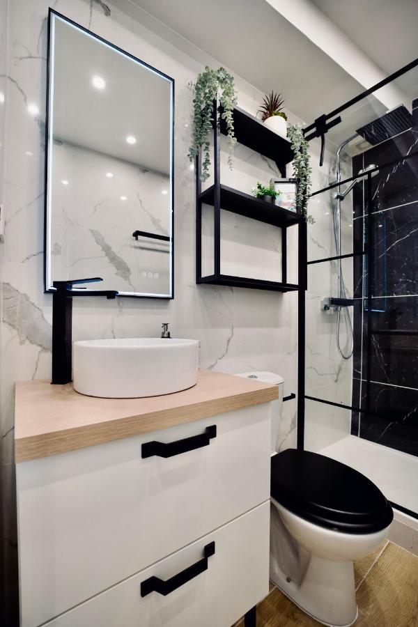 New ! Superbe Studio Vieux - Climatise Apartment Nice