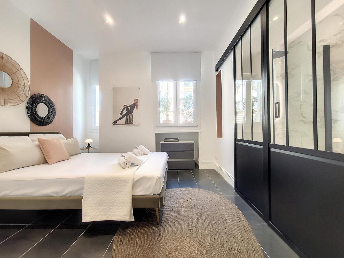 Nestor&jeeves - Standing Baquis - - Close Sea Nice