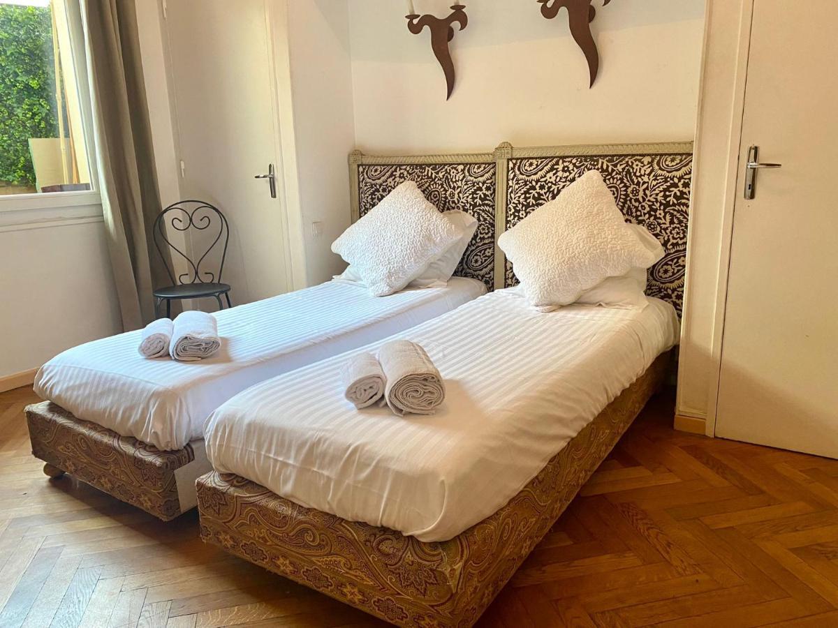 Sea Front Flat Promenade Des With Garden *