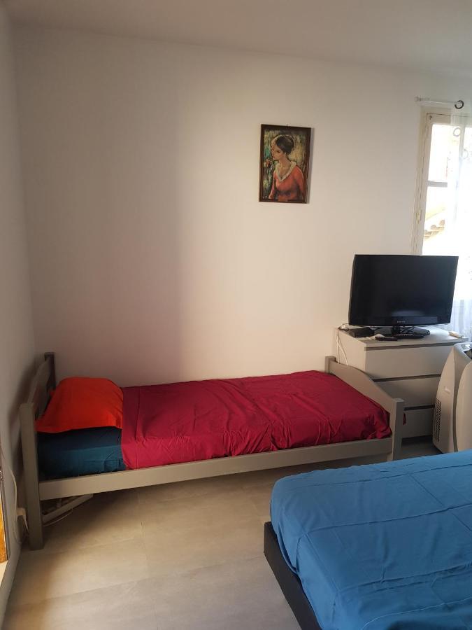 Pour 3 Personnes Au Calme Dans * Nice