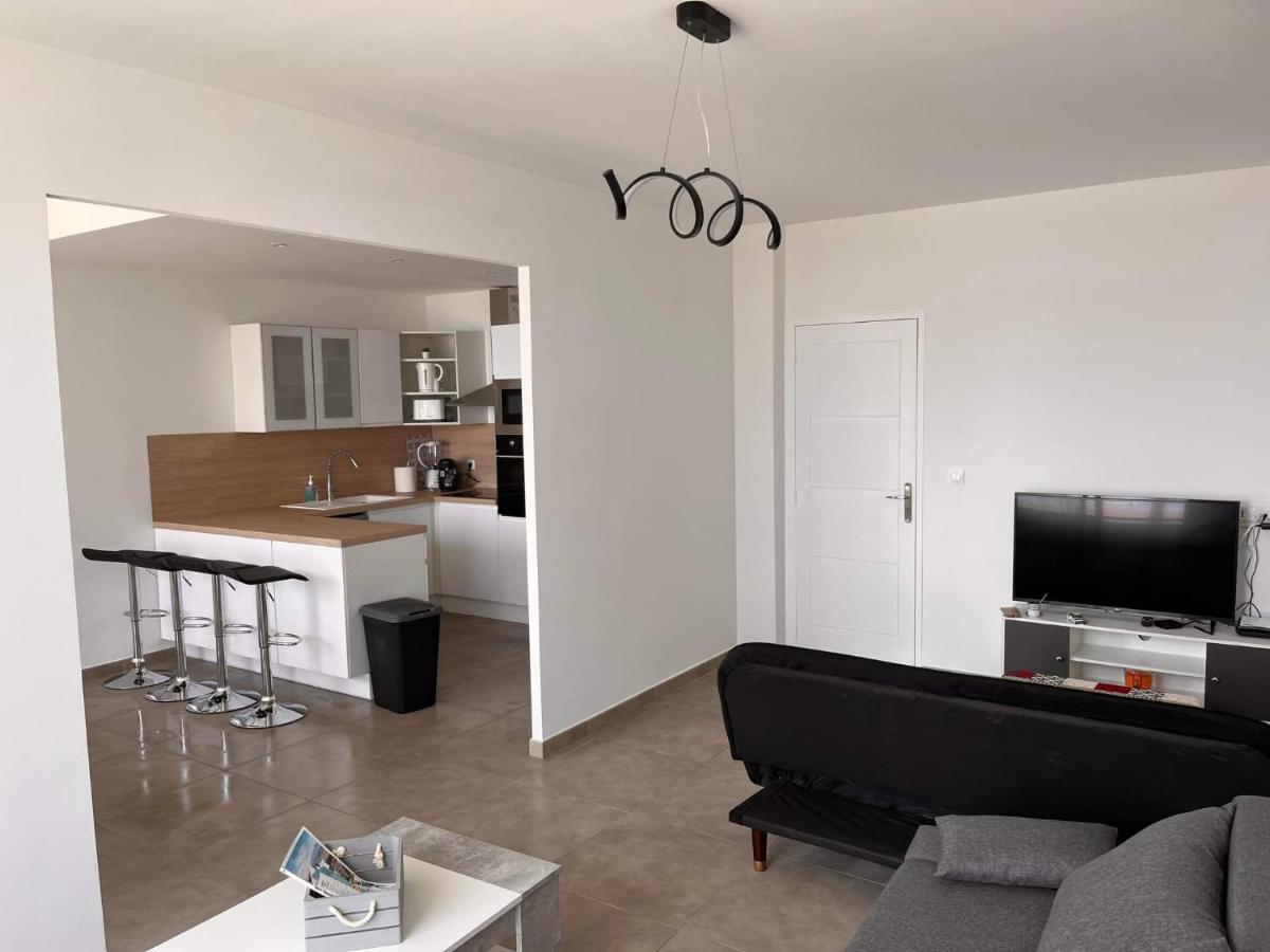 Promenade Des Apartment