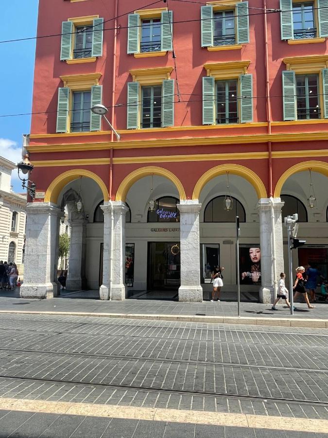 Cosy Cocoon Place Massena Apartment *