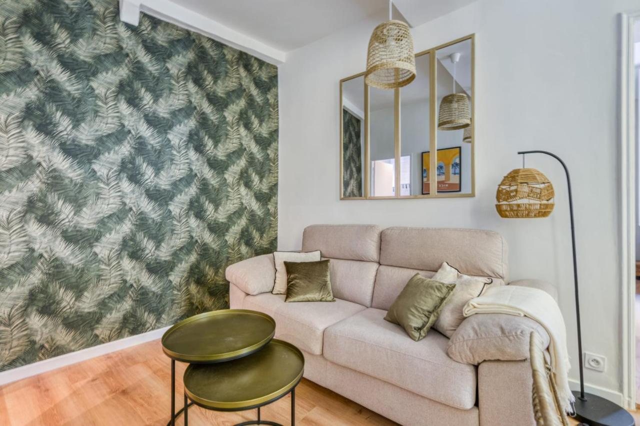 Wonderful In The Heart Of The Old Town - - Welkeys *
