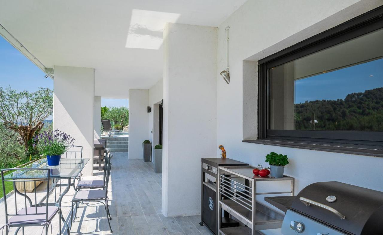 Des Oliviers Villa