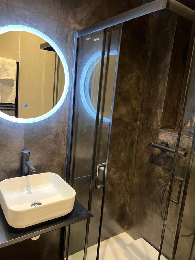 Luxury Decorated Studio, On Trendy Harbor Port Lympia, Close To Old Town, And Tramway Nice