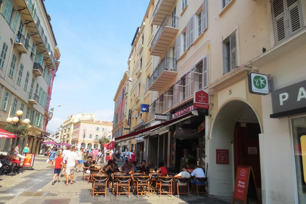 Interieurs-cour