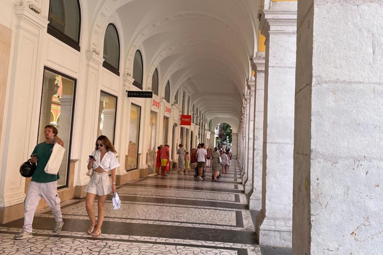 Cosy Cocoon Place Massena Apartment *