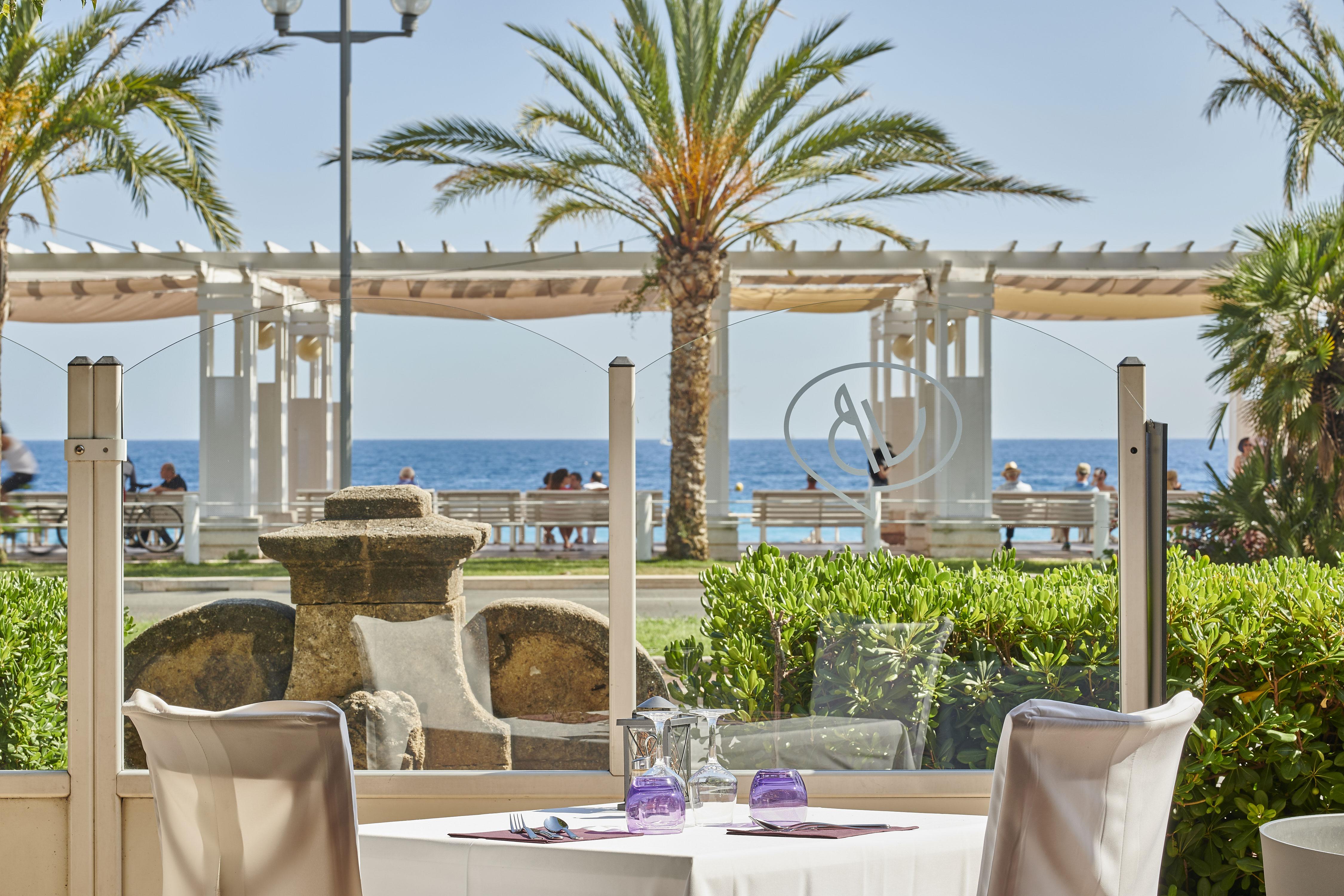 Le Royal Promenade Des Hotel 3*