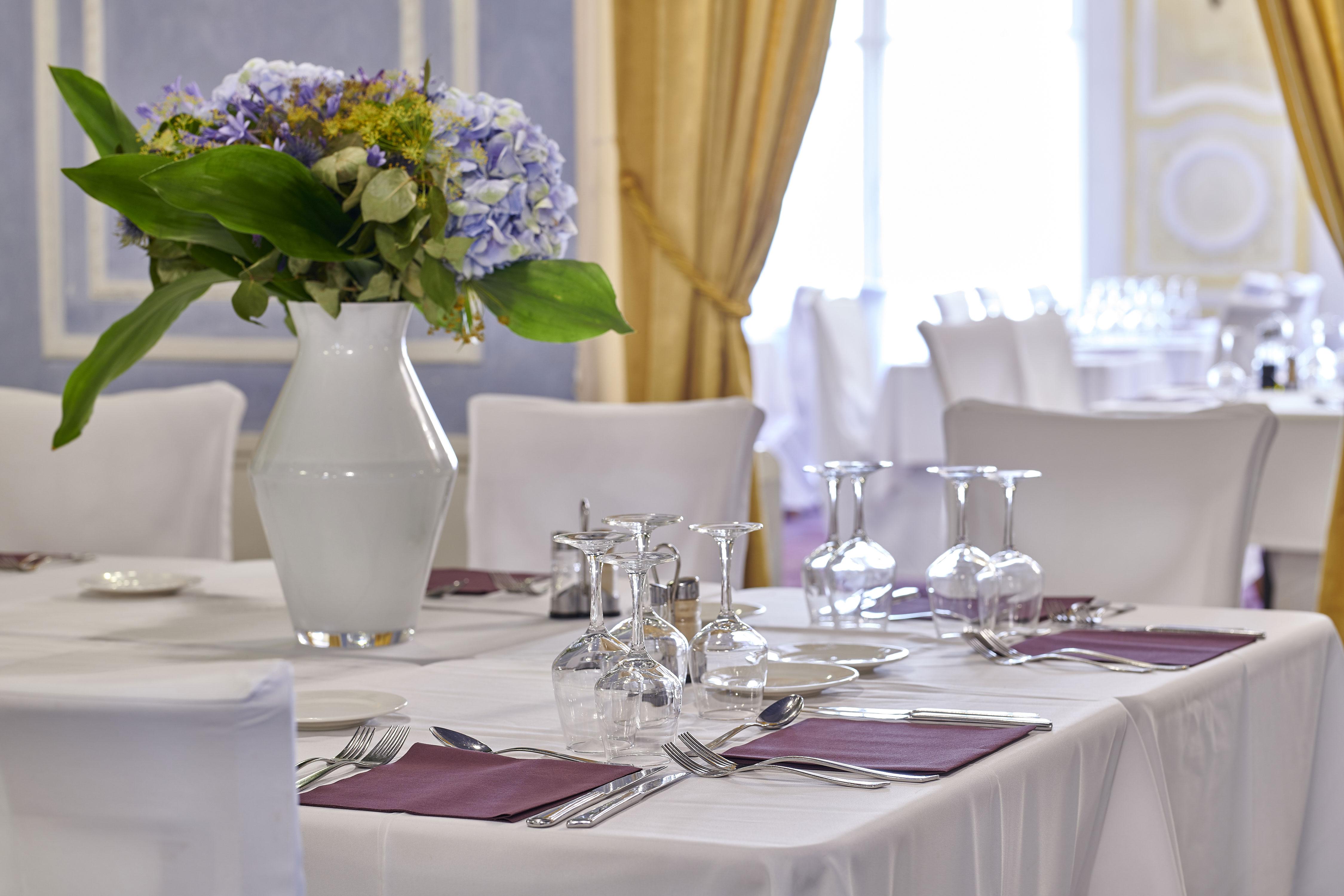 Le Royal Promenade Des Hotel 3*