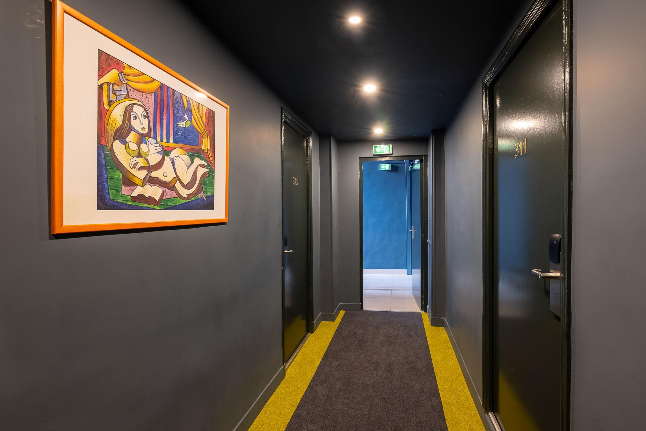 Du Centre, Un Ammi Hotel