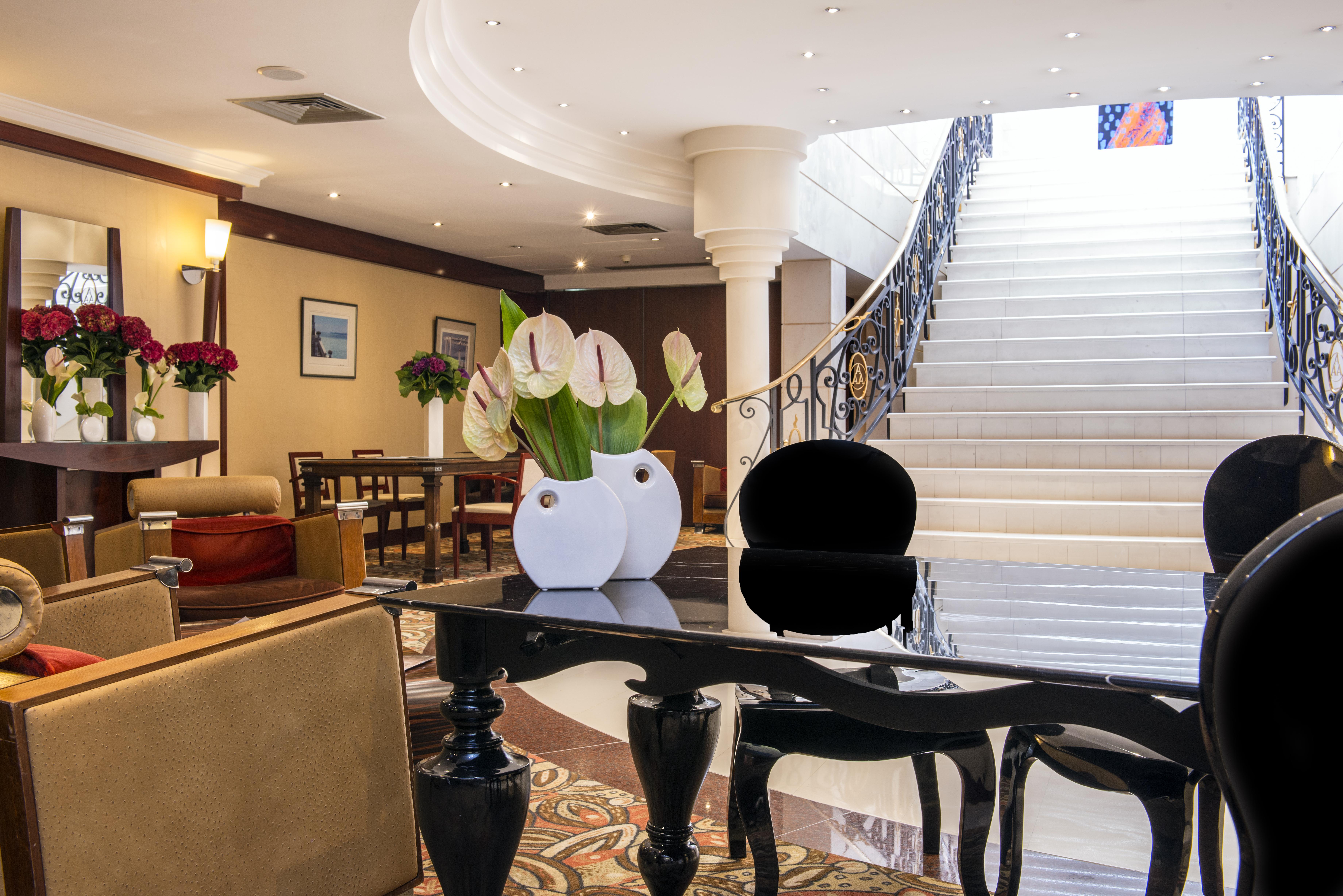 Aston La Scala Hotel 4*