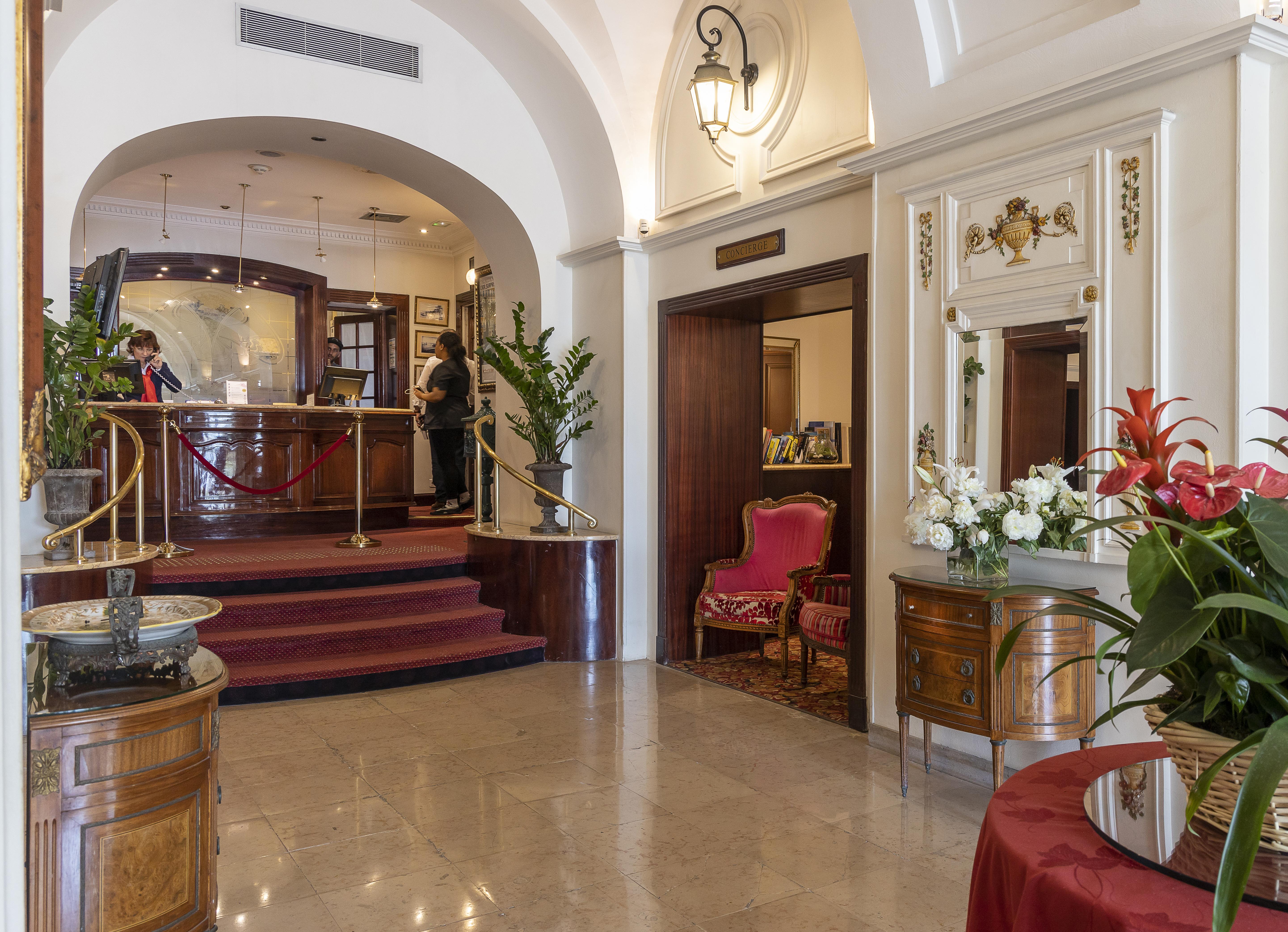 West End Promenade Hotel 4*