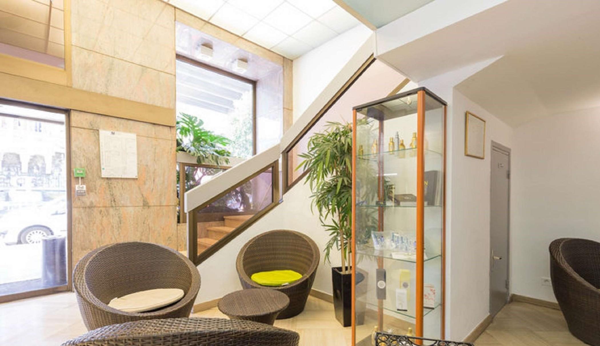 Le Noailles Gare Hotel