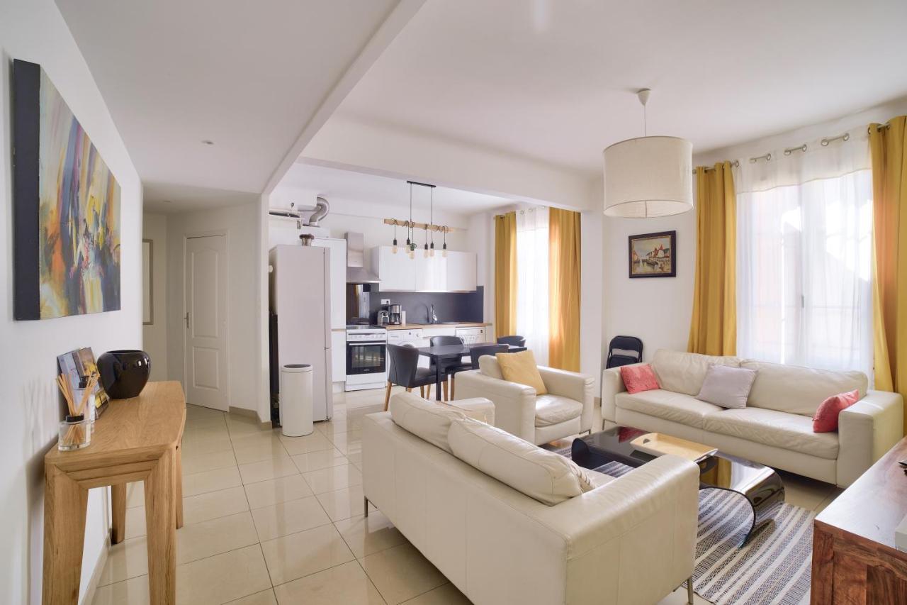Superb T3 100 Meters From The Port Of