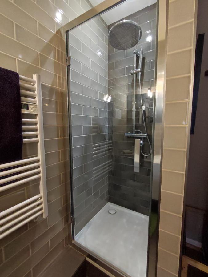 Homestay Superieures Privees, Plein Centre-ville De - Hubert