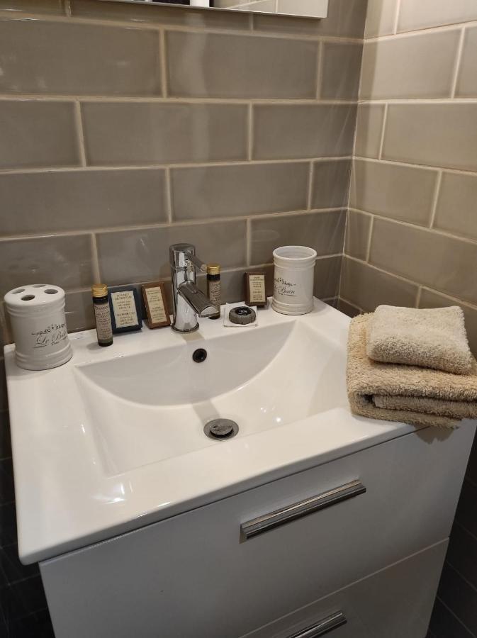 Superieures Privees, Plein Centre-ville De - Hubert Homestay
