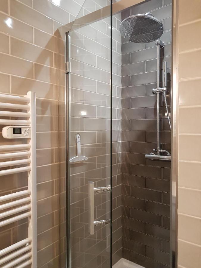 Homestay Superieures Privees, Plein Centre-ville De - Hubert *
