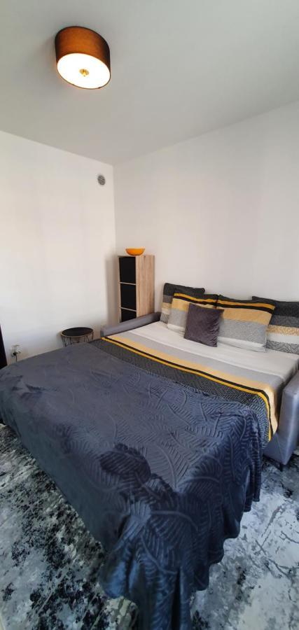 Lovely 1 Bedroom Vacation With Free Parking. Apartment