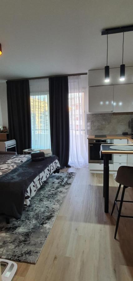 Lovely 1 Bedroom Vacation With Free Parking. Nice