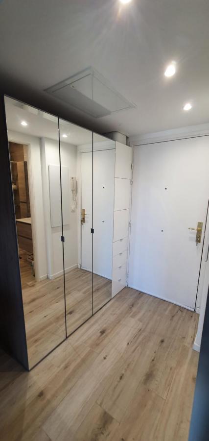 Lovely 1 Bedroom Vacation With Free Parking. * Nice