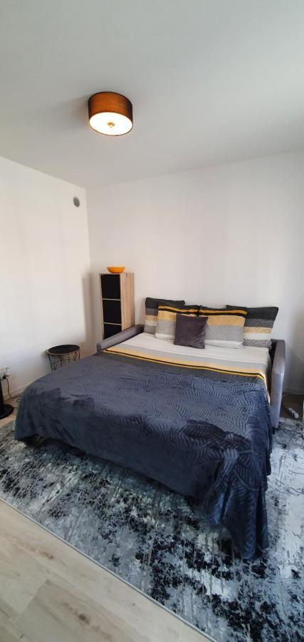 Lovely 1 Bedroom Vacation With Free Parking. * Nice