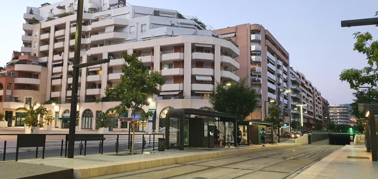 Apartment Lovely 1 Bedroom Vacation With Free Parking.