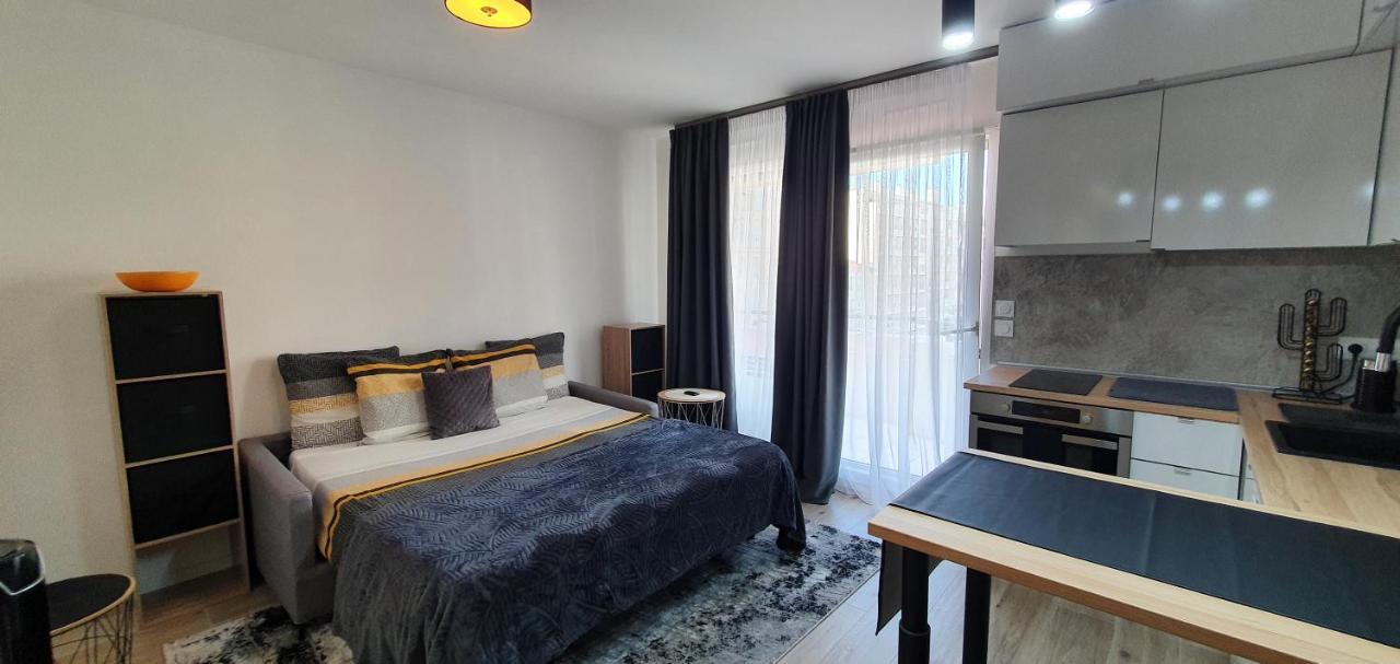 Lovely 1 Bedroom Vacation With Free Parking. Nice