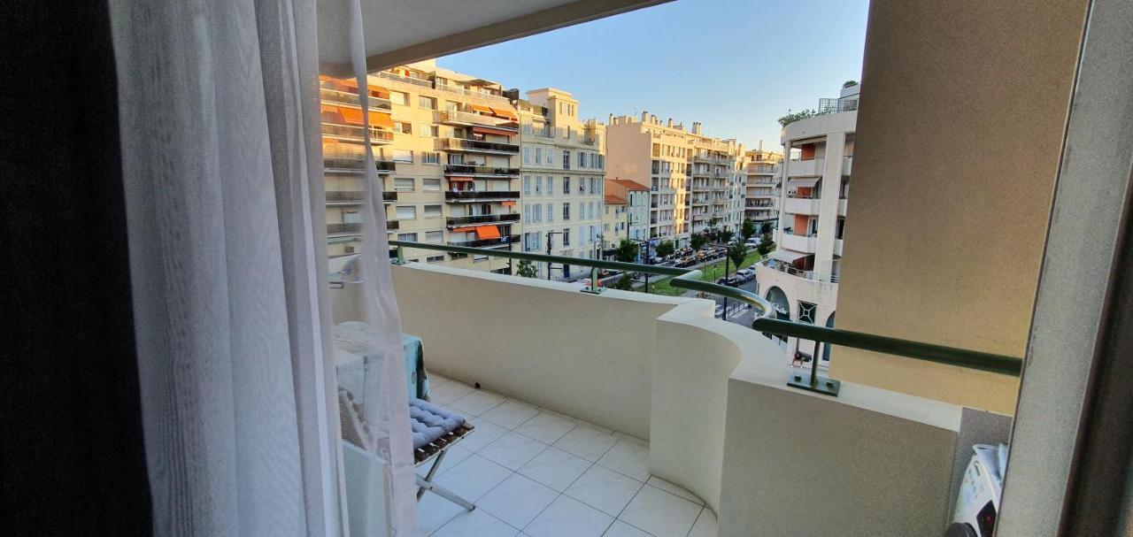 Lovely 1 Bedroom Vacation With Free Parking. Nice