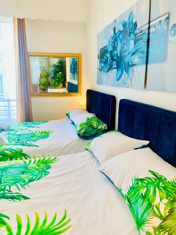 Endless Stunning Mediterranean Sea Views Promenade Des