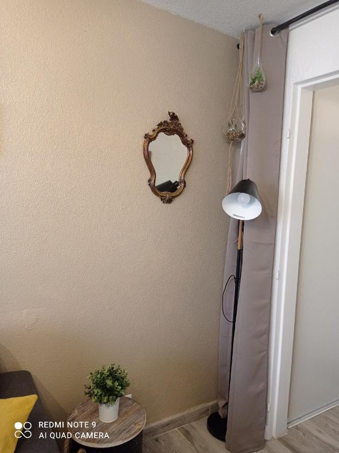 Climatise, 50 M De La Prom, Wifi Apartment *