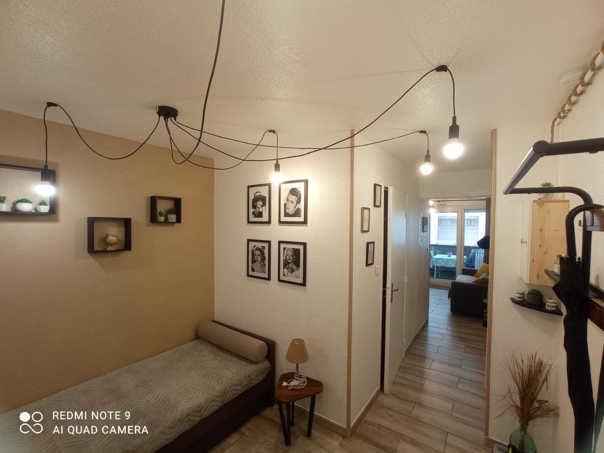 Climatise, 50 M De La Prom, Wifi Apartment