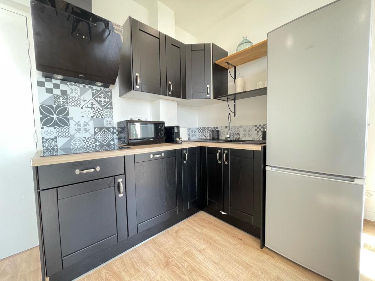 Appartement Renting - Cambrai - Luxurious Sea View Terrasse - King Bed - Parking - Ac - Fully Equipped *