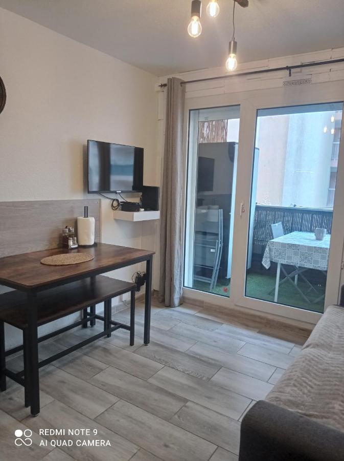 Climatise, 50 M De La Prom, Wifi Apartment