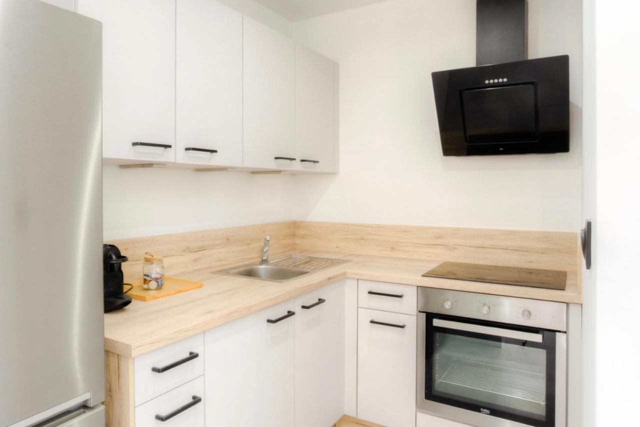 #29 Gambetta Ac Sea View 2 Bedrooms 1min Walk To Promenade & Sea Apartment *