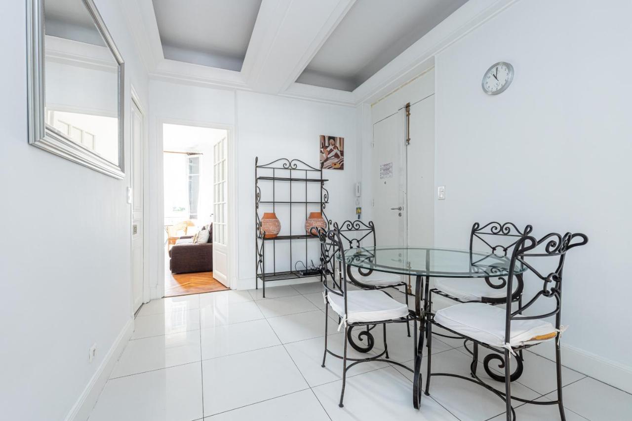 Wonderful And Bright Close To Everything Apartment Nice