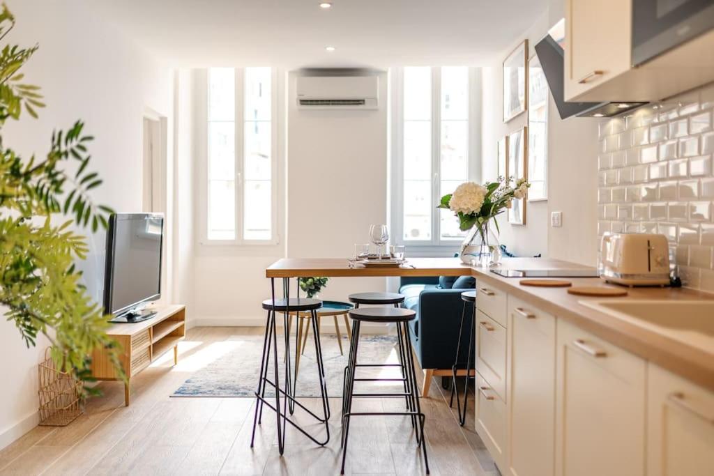 A/c & Balneo In Of Carre D'or #renovated