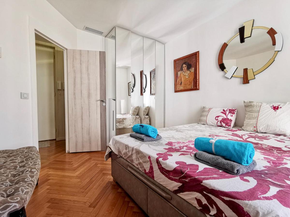 Apartment Luxury Baquis *
